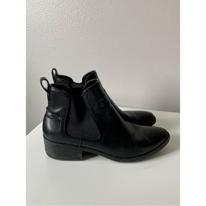 Steve Madden Chelsea Boots